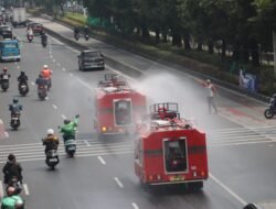 Kodam Jaya Kerahkan 147 Water Tank Bersihkan Debu Vulkanik di Sejumlah Wilayah