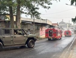 Jalan Dipenuhi Debu Vulkanik, Prajurit Yonarhanud 10/ABC Kerahkan Water Tank