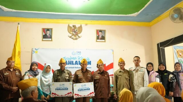 YBM PLN UP2B Jawa Tengah & D.I. Yogyakarta Berbagi untuk Keluarga Veteran di Ambarawa