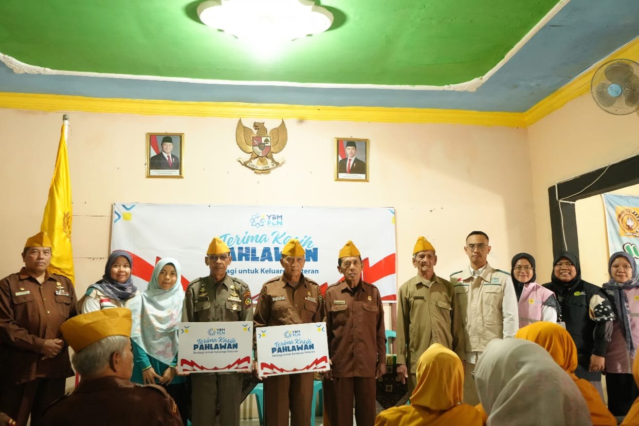YBM PLN UP2B Jawa Tengah & D.I. Yogyakarta Berbagi untuk Keluarga Veteran di Ambarawa
