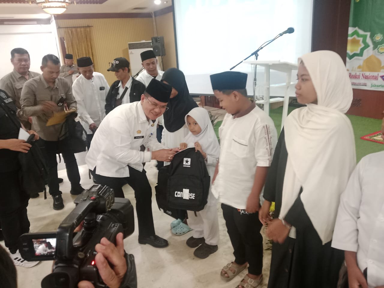 Santuni 30 Anak Yatim, PWI Jaksel Gaungkan Jurnalisme Berakhlak di Momentum Maulid Nabi