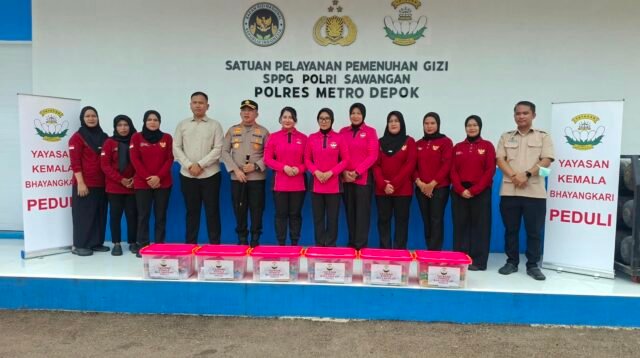 Ketua Yayasan Kemala Bhayangkari Metro Jaya Sidak SPPG Polri Sawangan, Cek Kesiapan MBG